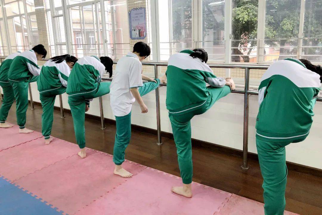 又飒又酷快到模糊海实无影脚上线了