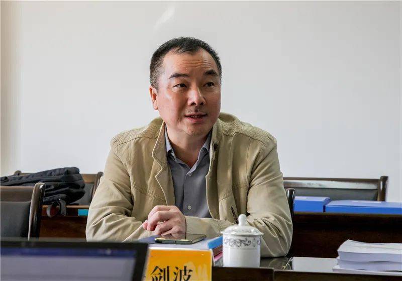 调研组由温州市教育局副局长王剑波任组长,成员有省教育厅教研室教研