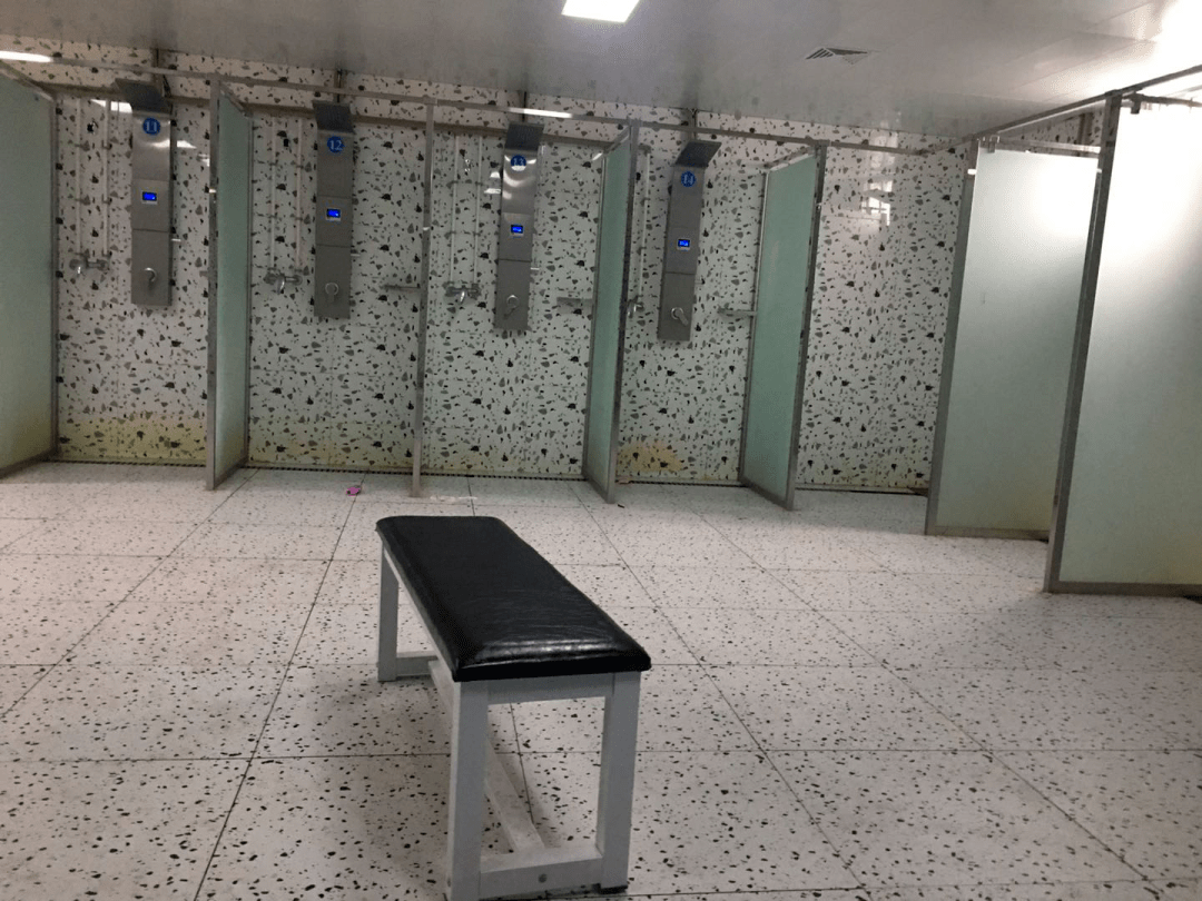 为民办实事|学校为师生配备直饮水并改善浴室