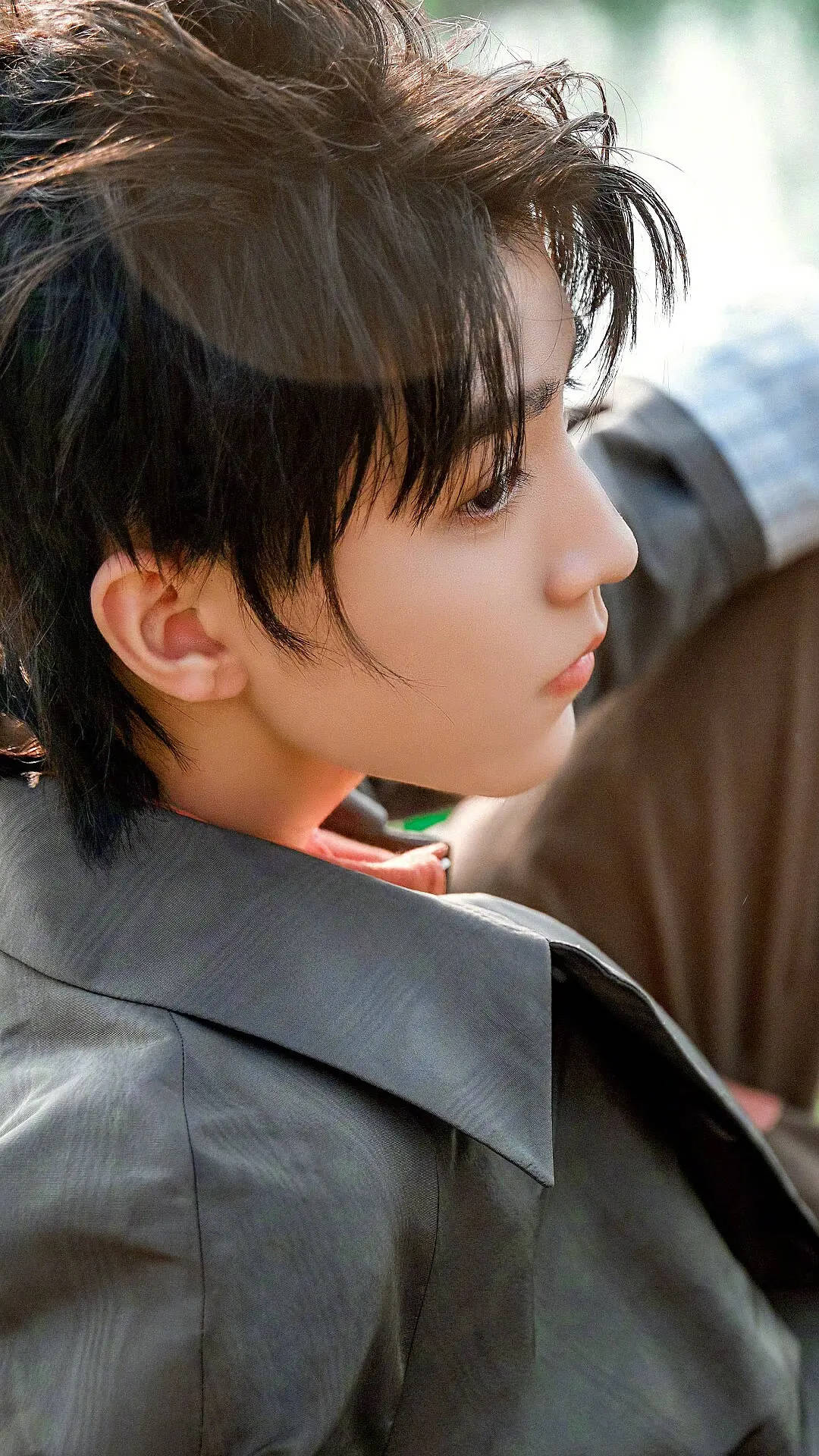 王俊凯的绝美下颚线合集图帅气与可爱并存的小俊绝了