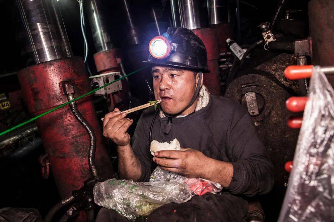 煤矿工人真实照片图片