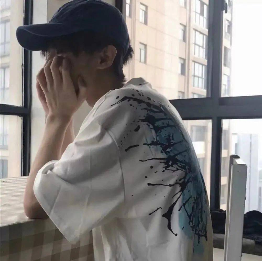 头像丨我凭什么谈恋爱凭我比别人漂亮几百倍吗