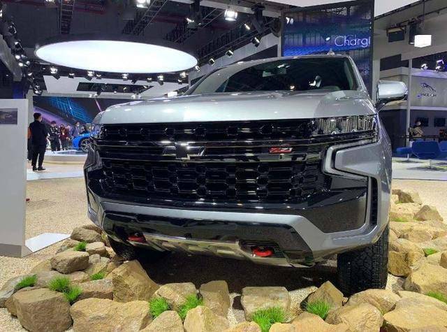 雪佛兰tahoez71suburban亮相配全led大灯c形日间行车灯