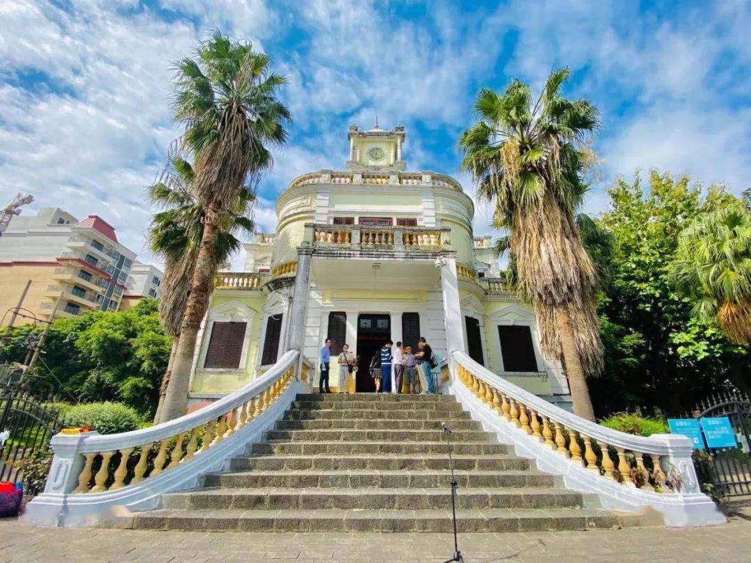 地点于湛江法国公署馆旧址的一楼.终于迎来了老爸的主导的书画展.