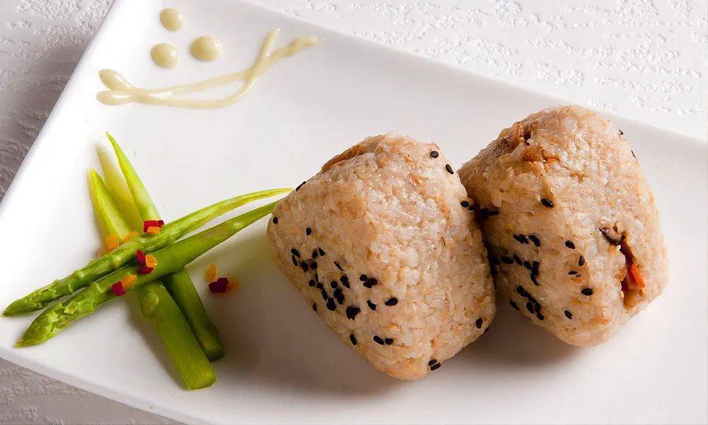 明天周一,请吃素 | 食谱:三角饭团