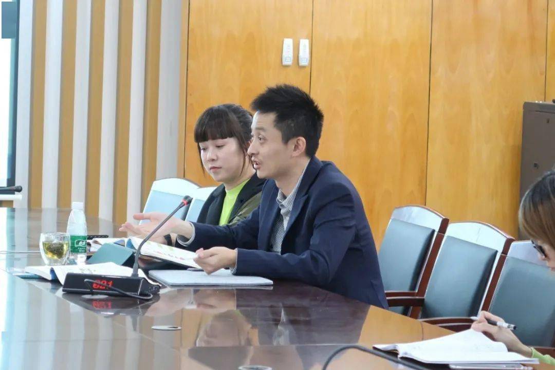 楚门文兴小学邀请温州大学章勤琼博士来校指导教学工作