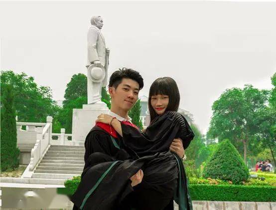 13级信息科学学院向智林&13级会计学院蔡锦玲我们在学校的同乡群认识