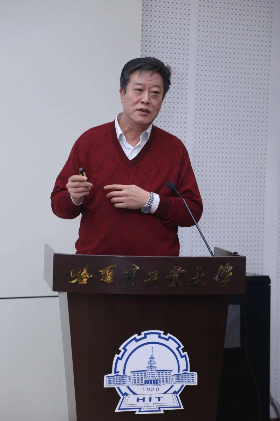 覃奵垚(2)光学管件测量系统研发昆山艾尔发计量科技有限公司总经理许