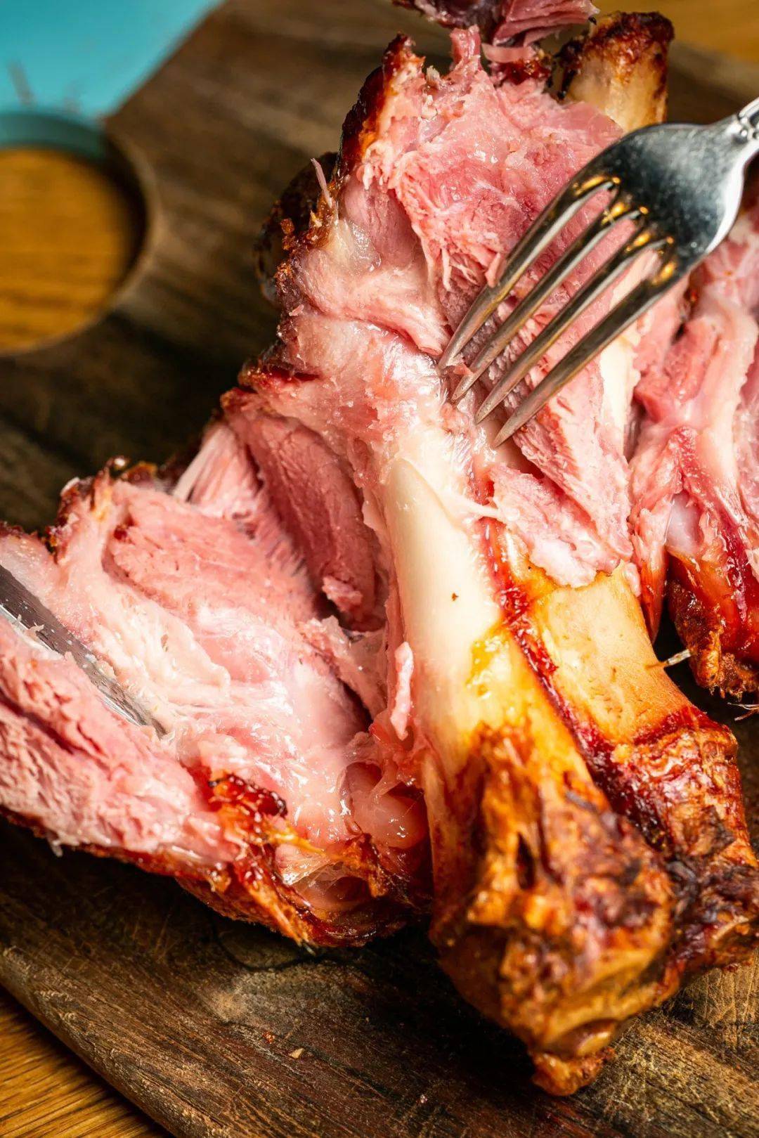 「 德国脆皮烤猪肘」来了,欧洲东北菜实锤!