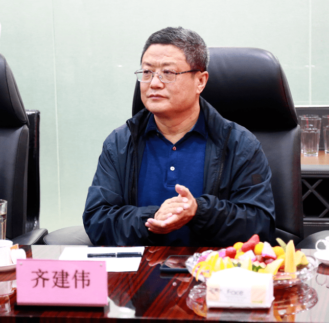 协会副会长,中土大地国际建筑设计有限公司董事长齐建伟座谈会后大家