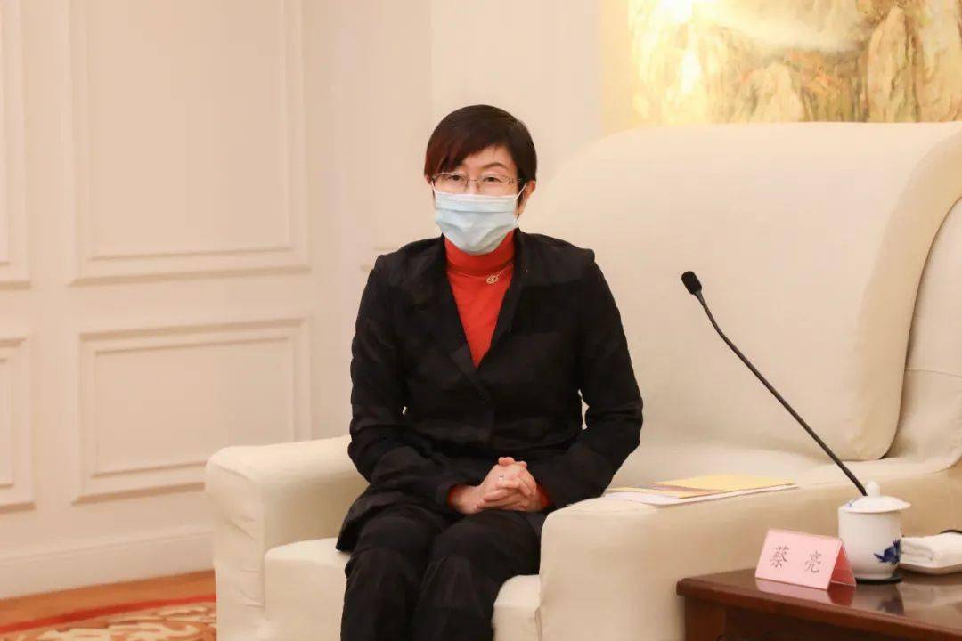 区长王岚接待香港驻沪经贸办一行