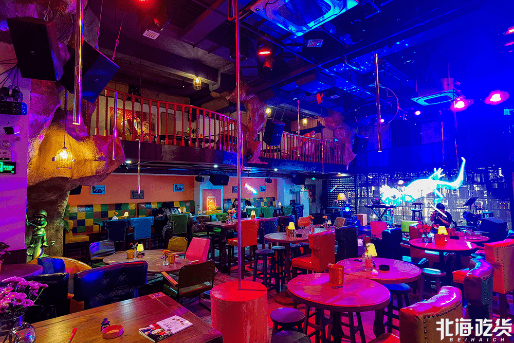 原来在北海这家店看钢管舞._酒吧