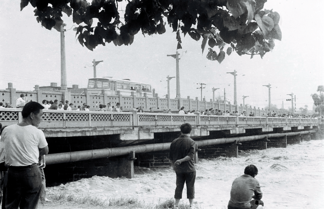 老成都记忆:黑白照片中的成都,都是我们儿时的回忆