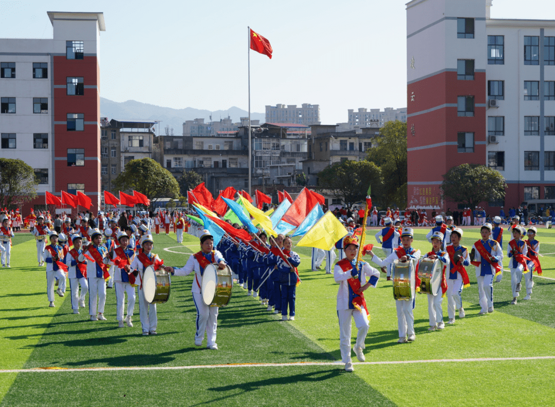 鼓声铿锵号角嘹亮队旗飘扬芦溪县少先队鼓号比赛声势来袭