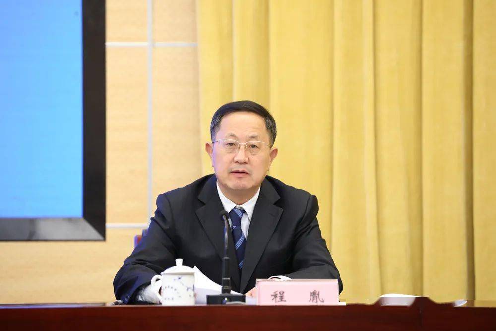 62省公安厅二级警务专员 刘保文62省高级人民法院党组成员,副院长