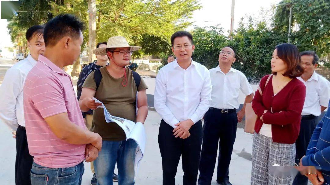高州市政府主要领导调研精准扶贫新农村建设及重点项目建设工作