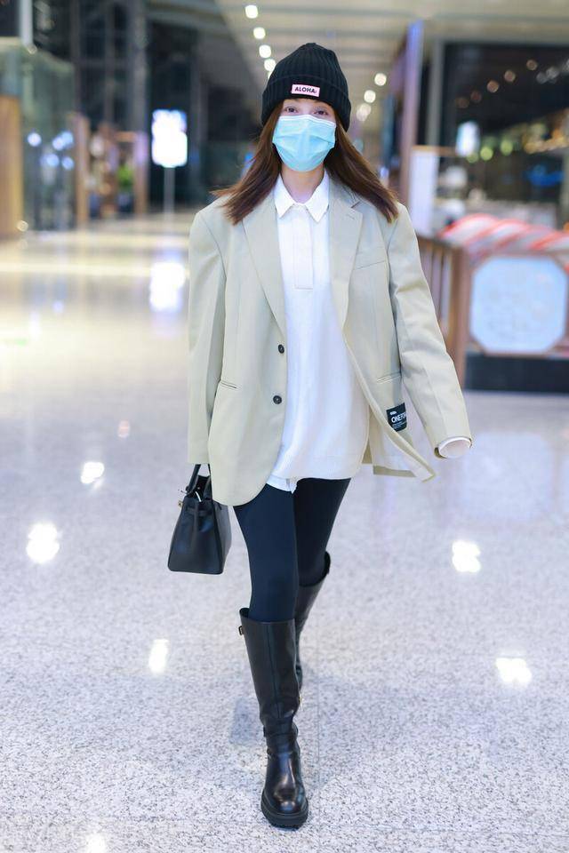 瘦下来的吴昕衣品提升不少,穿上西服更显干练洒脱