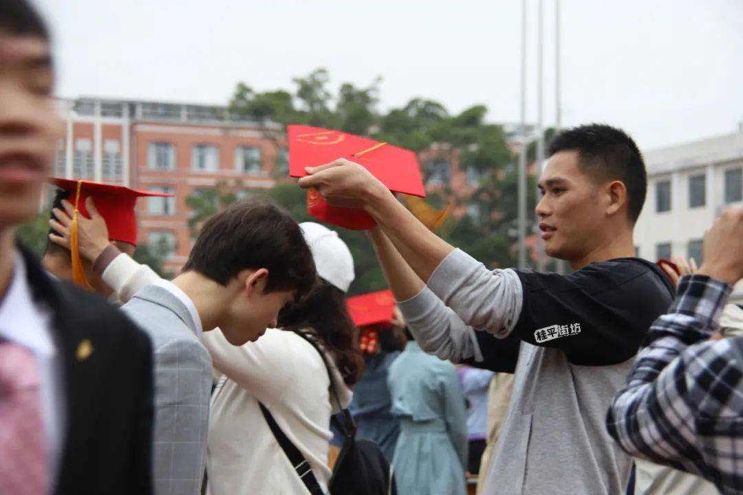 十八岁你好浔州高中举行成人礼仪式