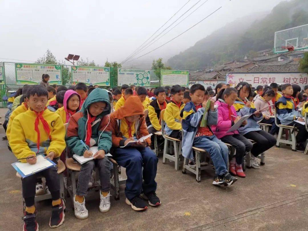 【楚雄武定】派出所消防警组进校园送消防安全知识