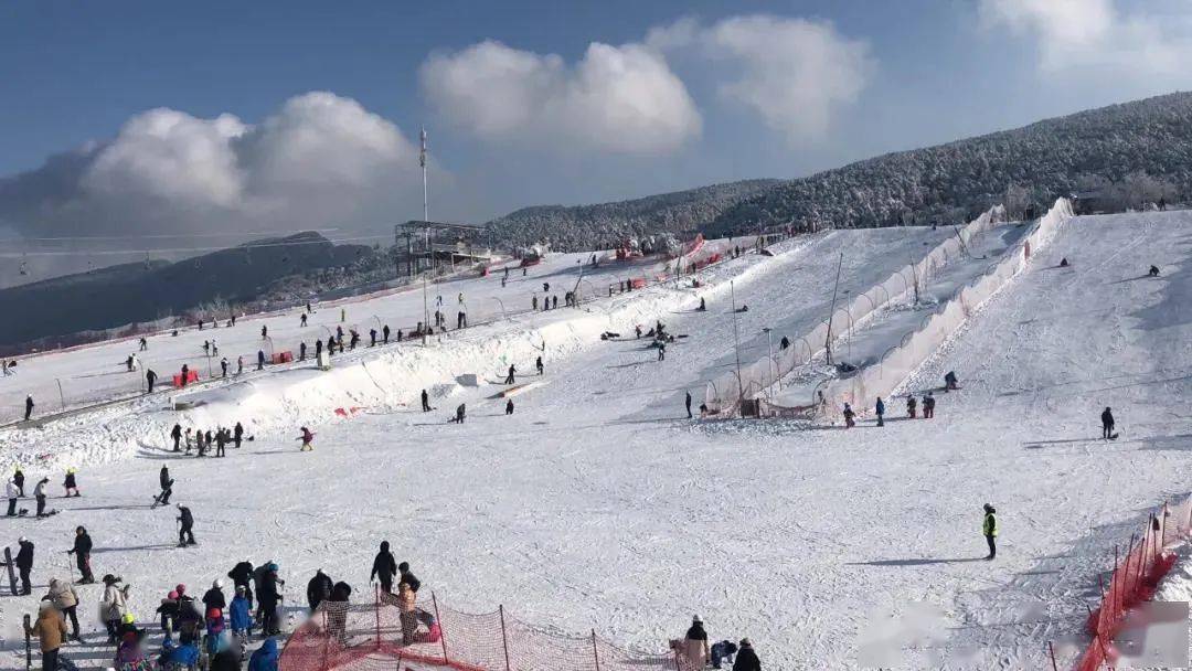黄务南里滑雪场图片