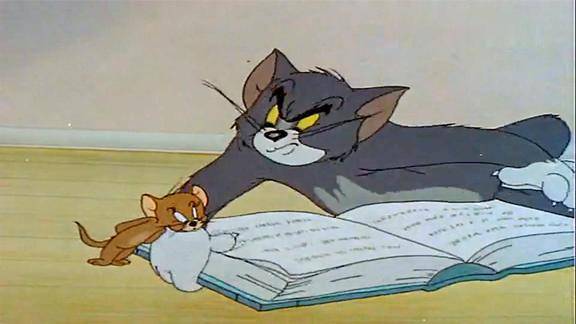 猫和老鼠汤姆认真看书一边看一边笑任由杰瑞随意跑
