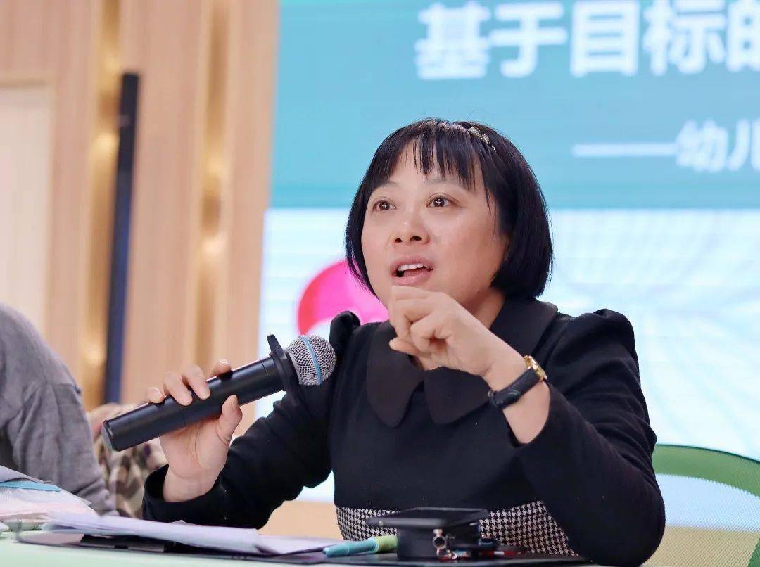 04最后陈小青老师进行了专业的总结与点评.