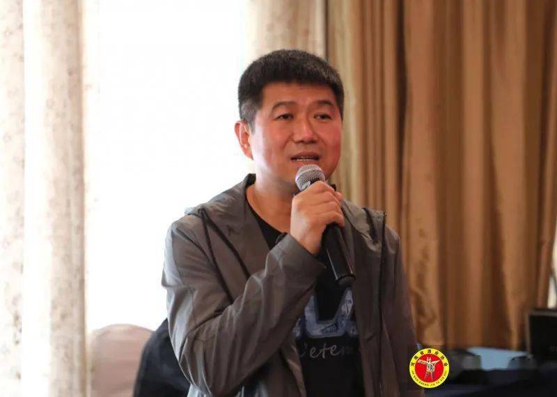 土楼酒业营销总监张建成告诉记者,土楼(广州)酒业有限公司是龙岩土楼