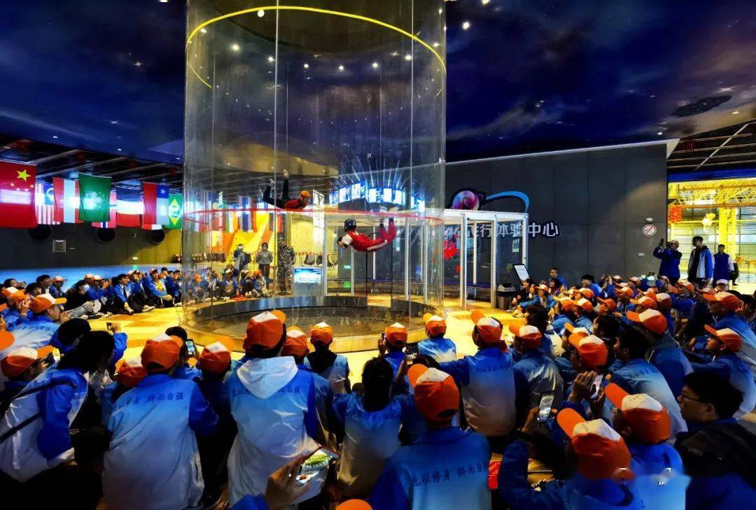 筑梦蓝天精彩研学荆门爱飞客迎来近2000名中小学生