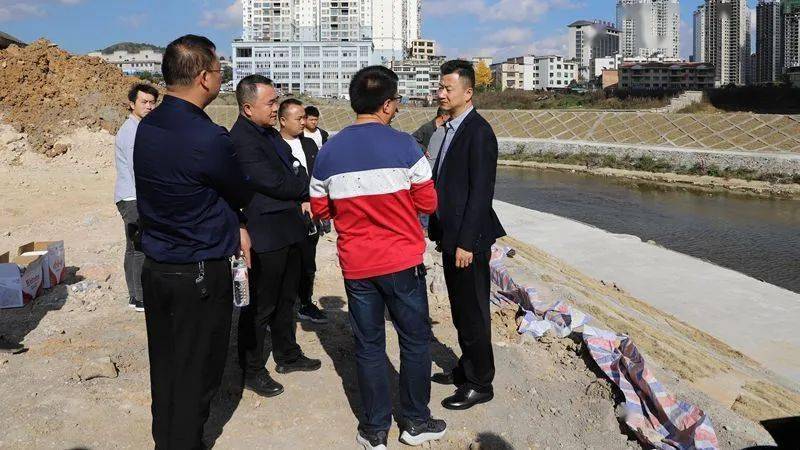 张江华调研修文县三条河流治理保护工作