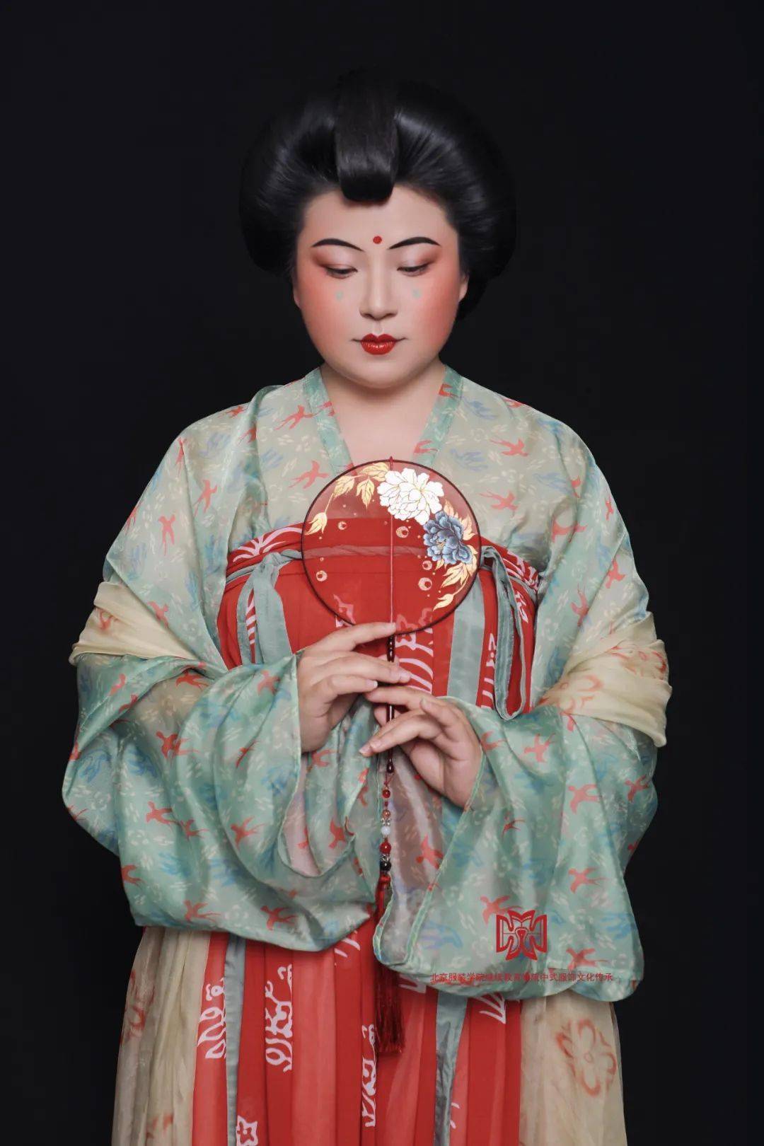 各美其美美美与共让我们一起领略中国历代妆造