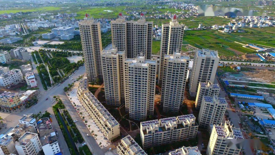 宾川瓜果县城添新绿