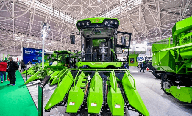道依茨法尔旗下玉米收获机系列正值道依茨法尔即将成立10周年之际,在