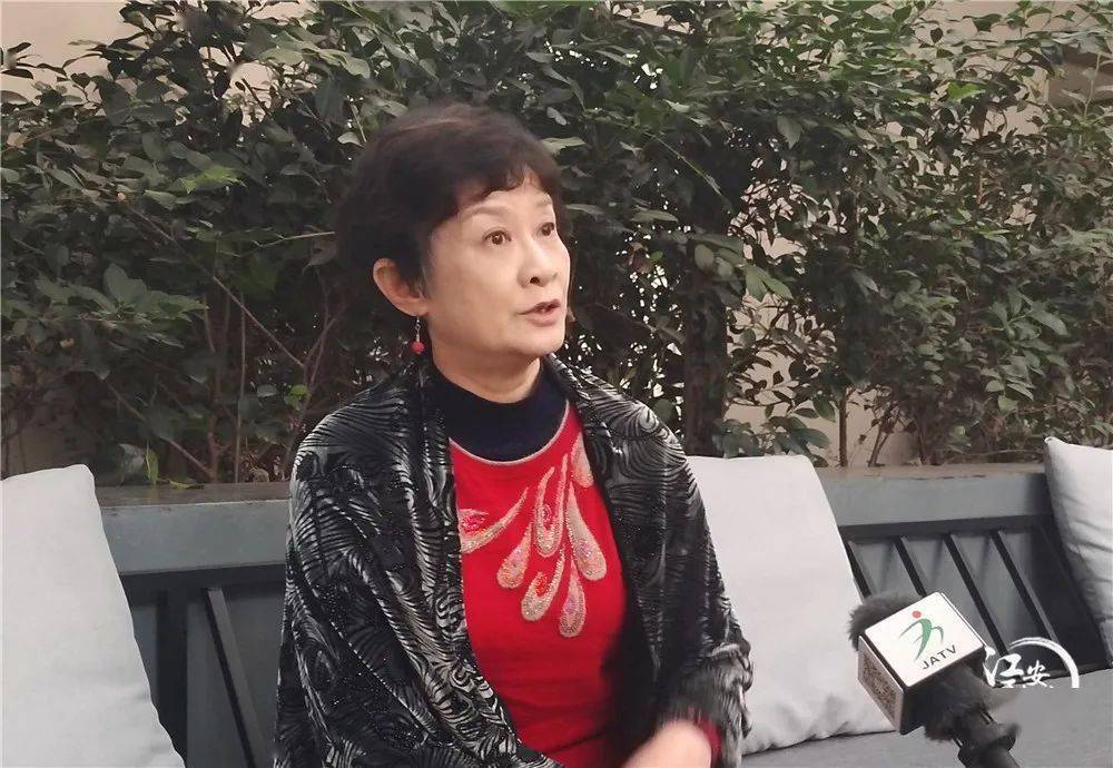 追寻父辈足迹寻梦江安专访剧专校友项堃女儿王慧力