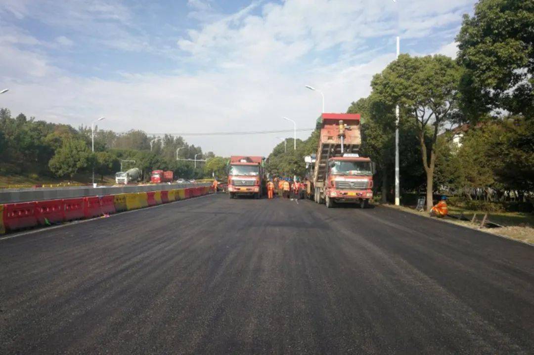 346国道金港收费站段落白改黑工程主体工程完工
