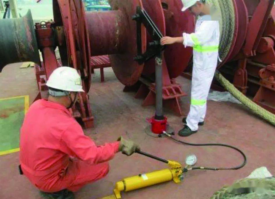 从一例缺陷谈船舶绞缆机刹车负荷试验