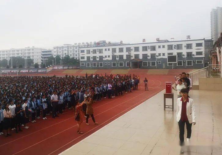 传递爱心!隆安三中以这种方式关爱"星星的孩子"