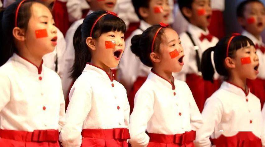 沱江镇第二小学红歌嘹亮唱响校园