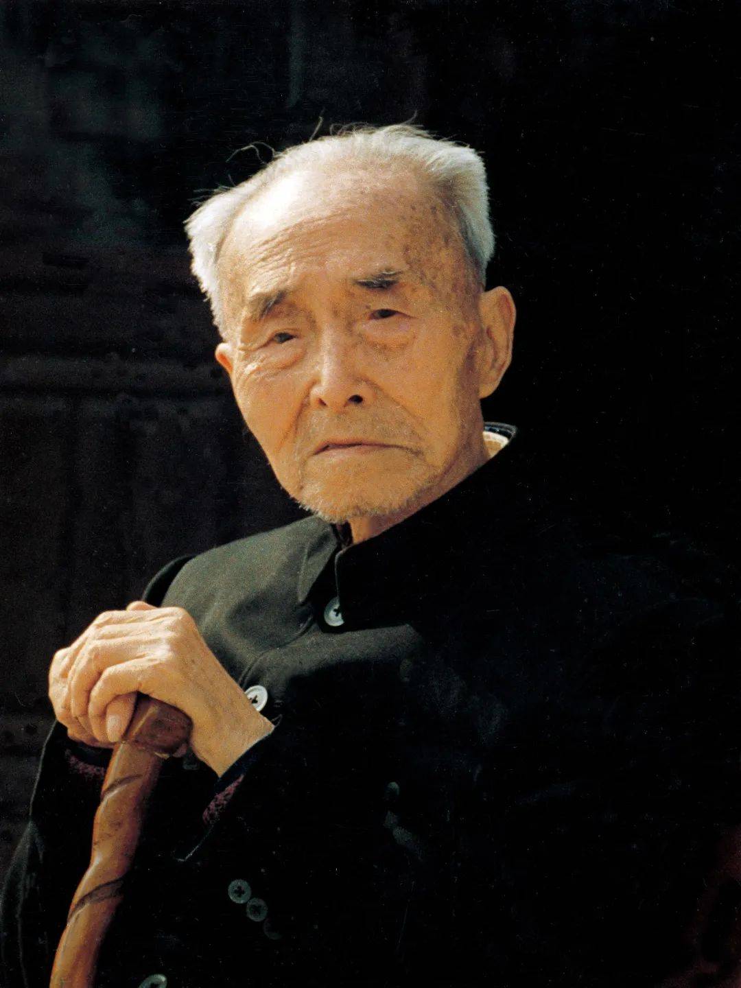 陶博吾(1900——1996),名文,字博吾,江西彭泽人.