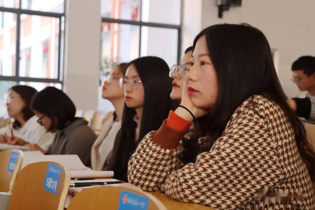 薪火相传同进步携手并肩共提高威信一中举办高一年级教师结对帮扶活动