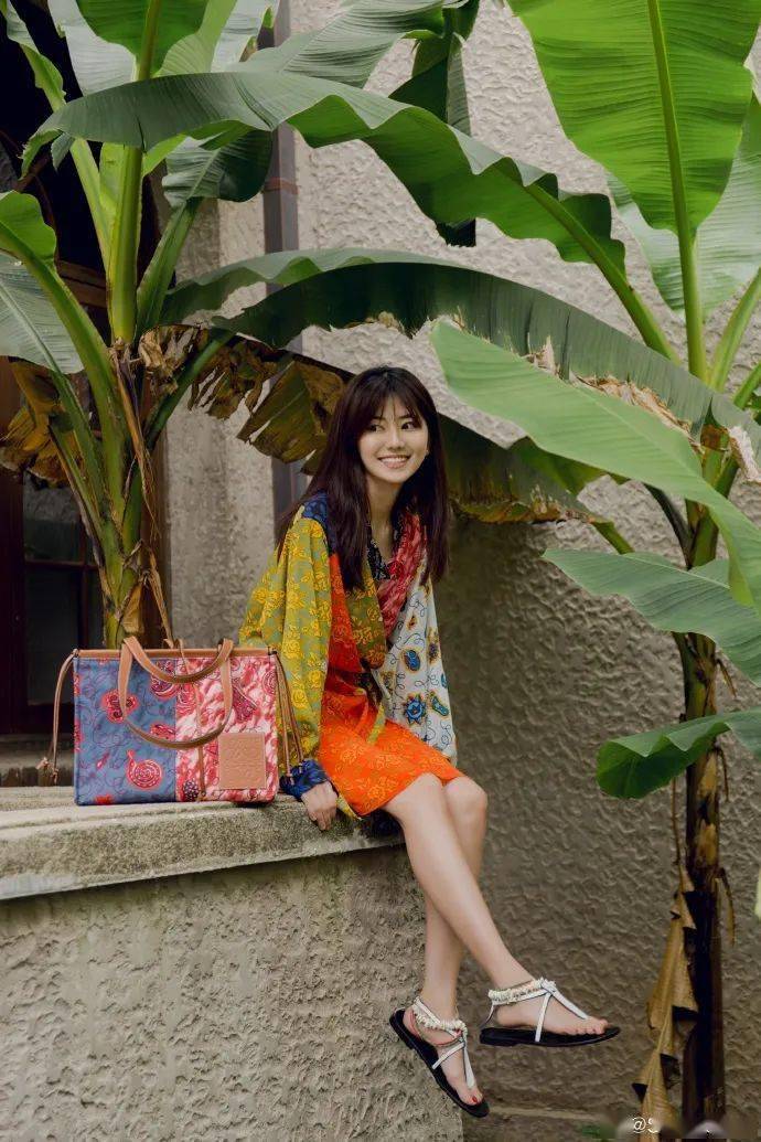 三年了,他怎么还抓着她不放啊._刘泽煊