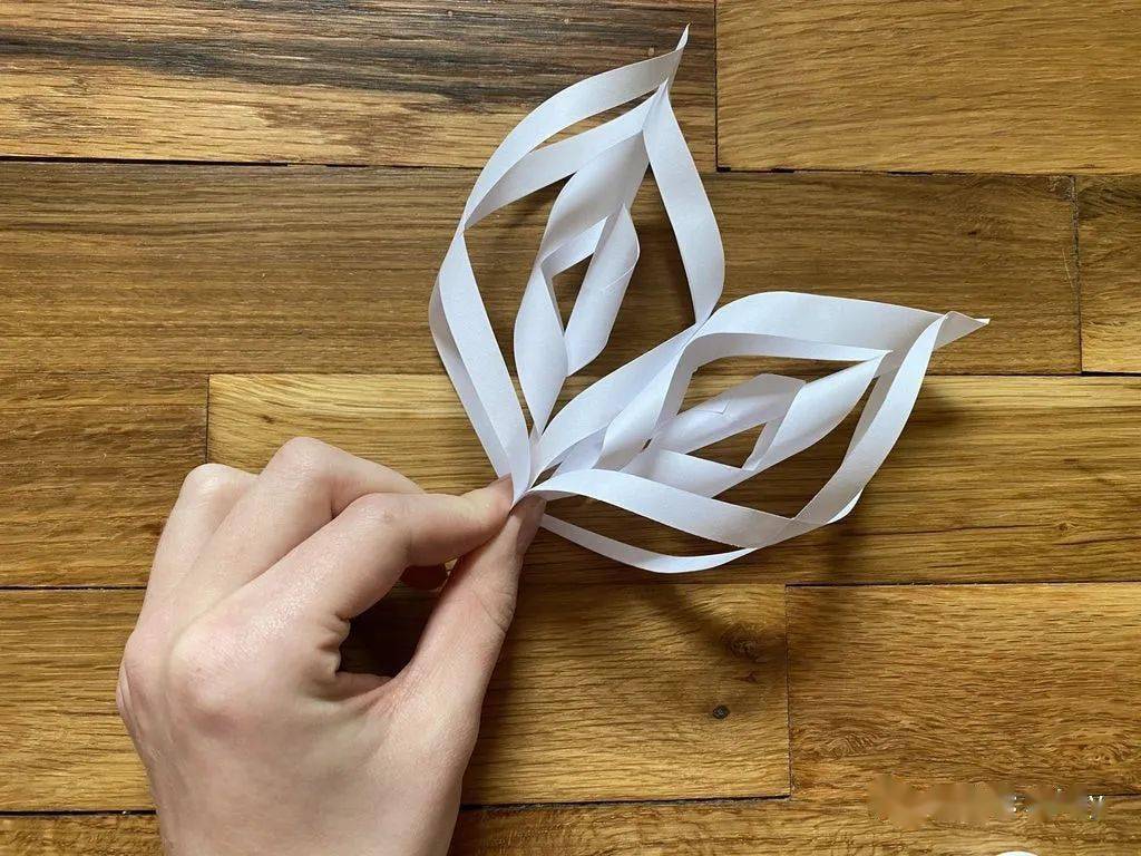 纸卷魔术 立体图片