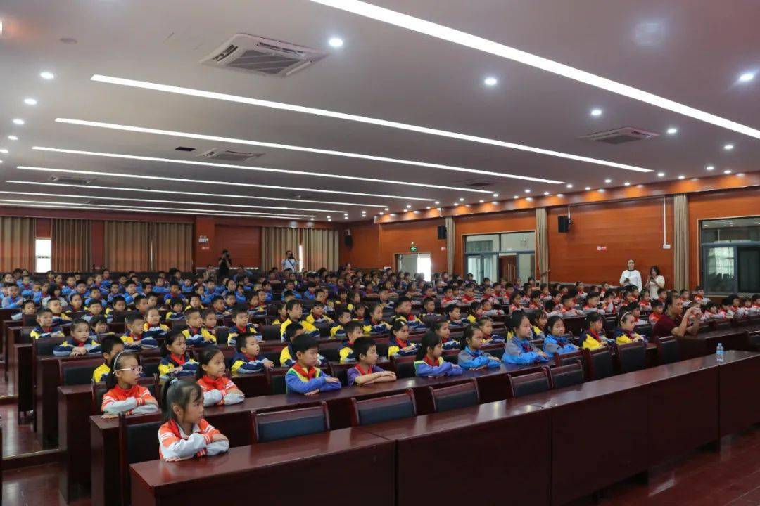 龍圩區委宣傳部,龍圩區文化館承辦,梧州市蒼海小學協辦