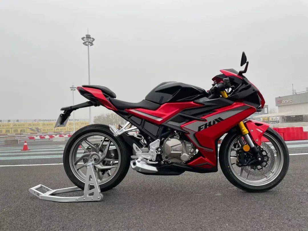 19880的单摇臂250小跑车,fk 3gp配置解析视频_手机搜狐网