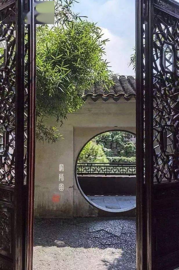 苏州拙政园是江南古典园林的代表,被誉为天下园林之母