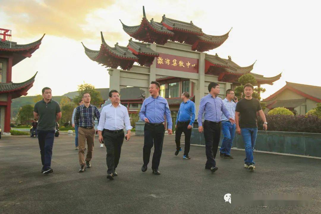 窦茂功董事长一行实地了解赛石·壹号院子建设情