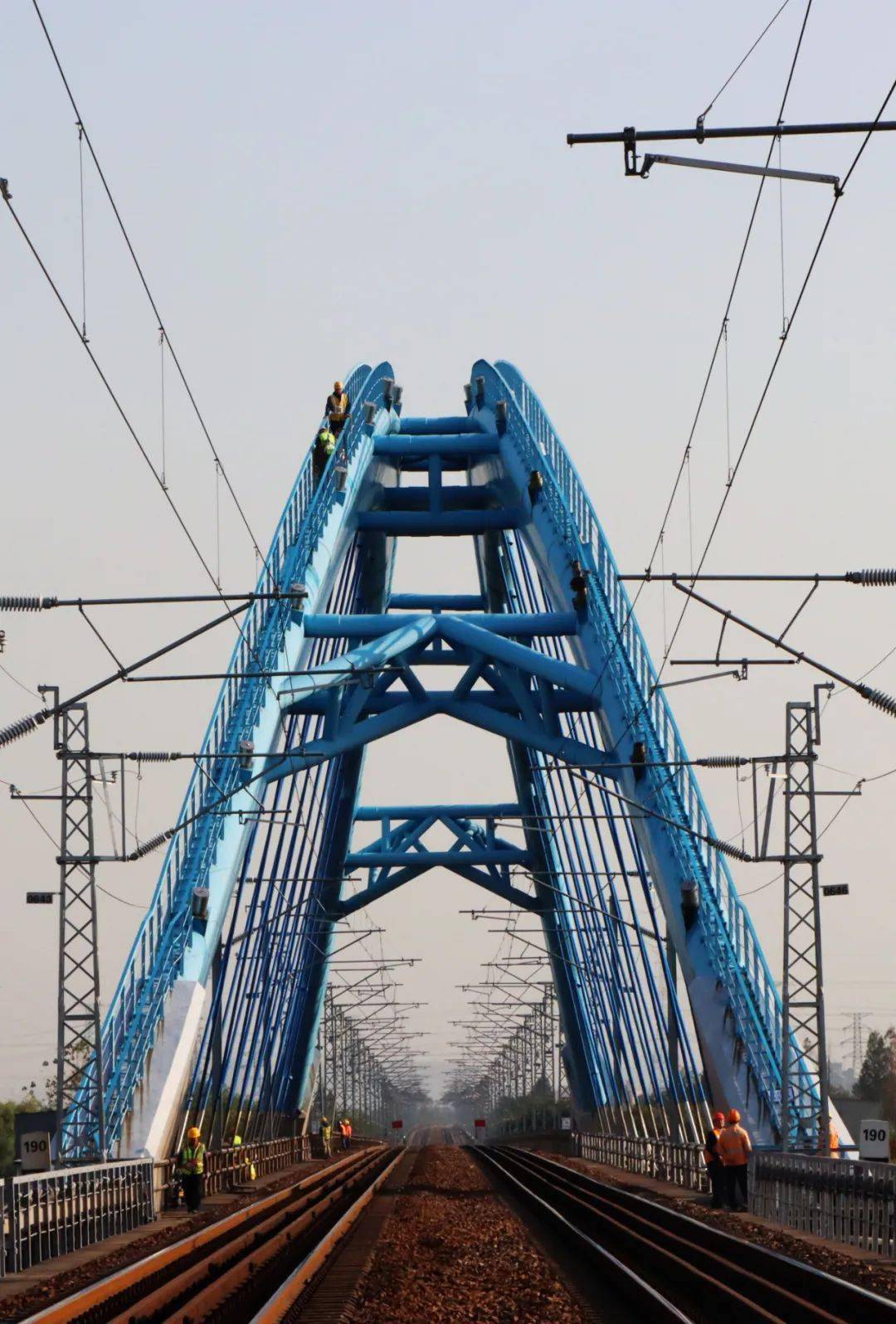 宣杭铁路东苕溪特大桥位于杭州市余杭区与湖州市德清县交界处,全长