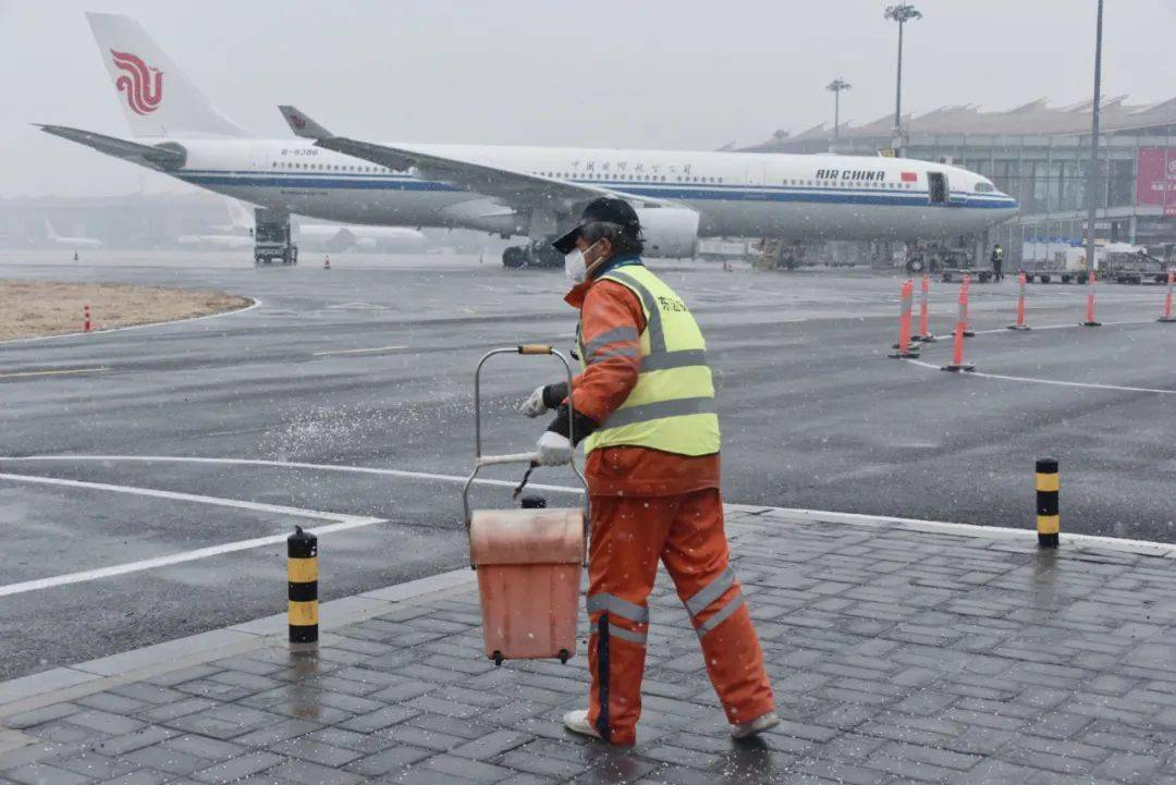 華北空管局大興空管中心副主任 顏曉東