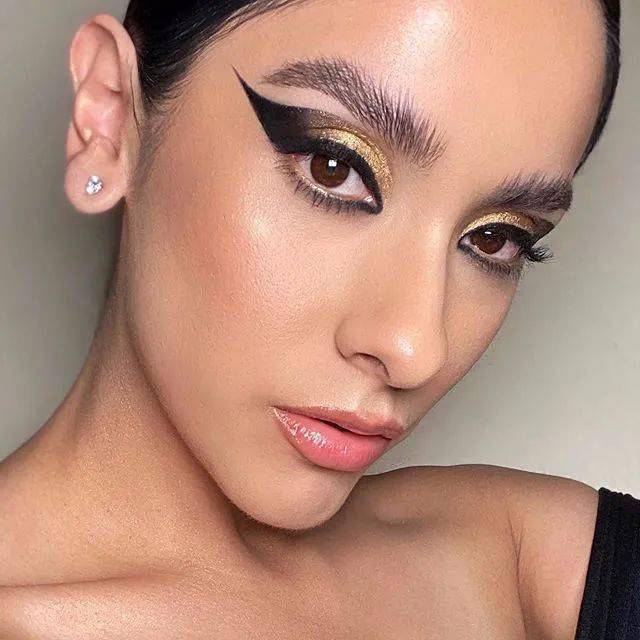 赏析墨西哥美妆博主lourdesflores妆容集锦