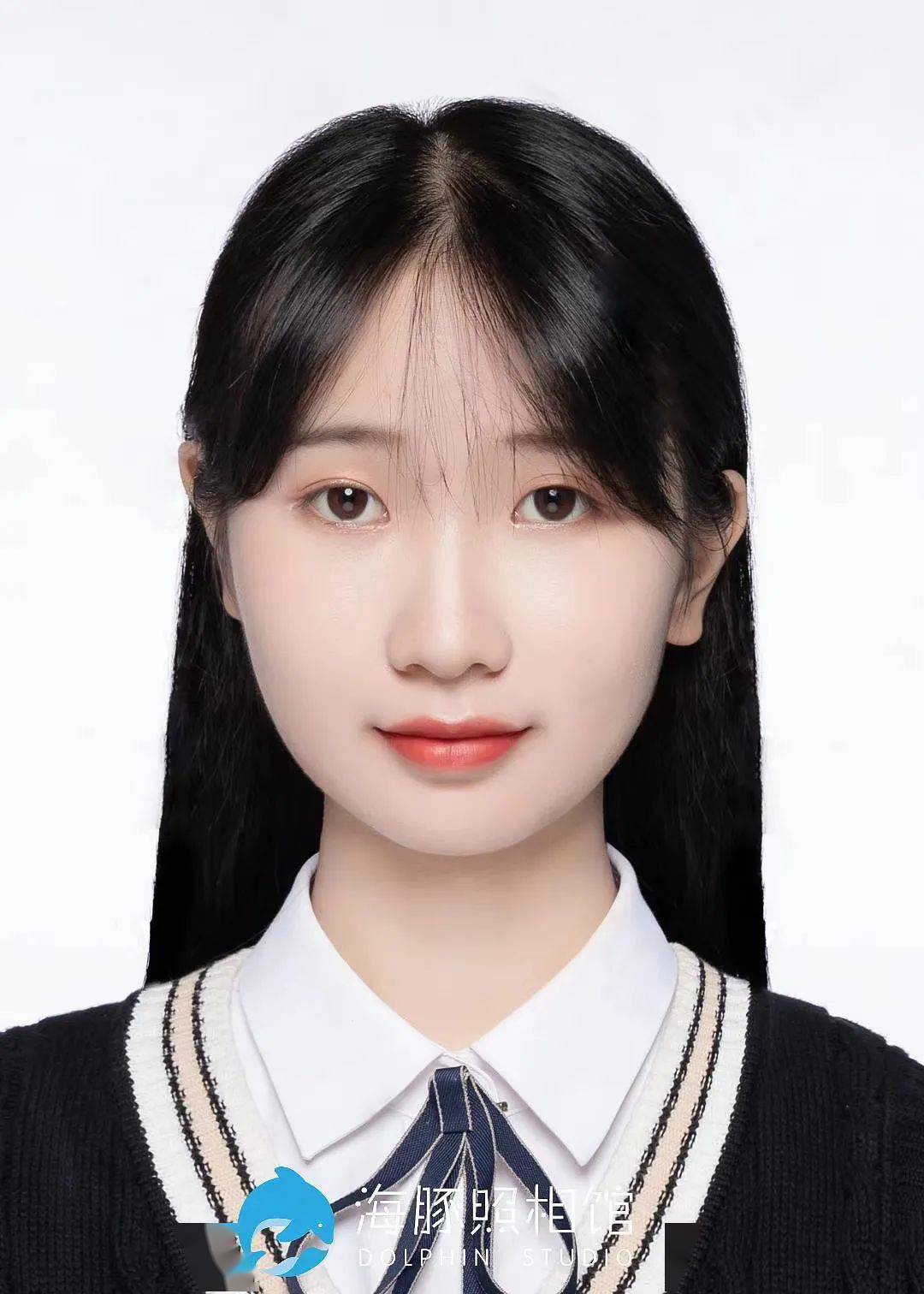 前不久,兴宁有几位小姐姐来找小海豚拍证件照,好评满满!