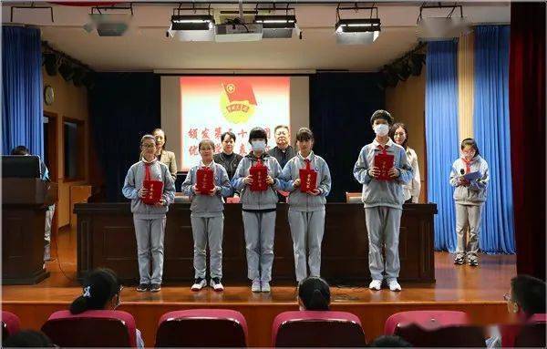 上海市淞谊中学举行第三十期团校结业式 暨优秀学员表彰仪式